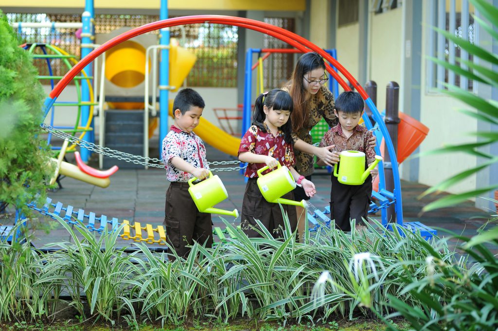 Pengurangan Penggunaan Plastik Sekali Pakai di Lingkungan Perkantoran